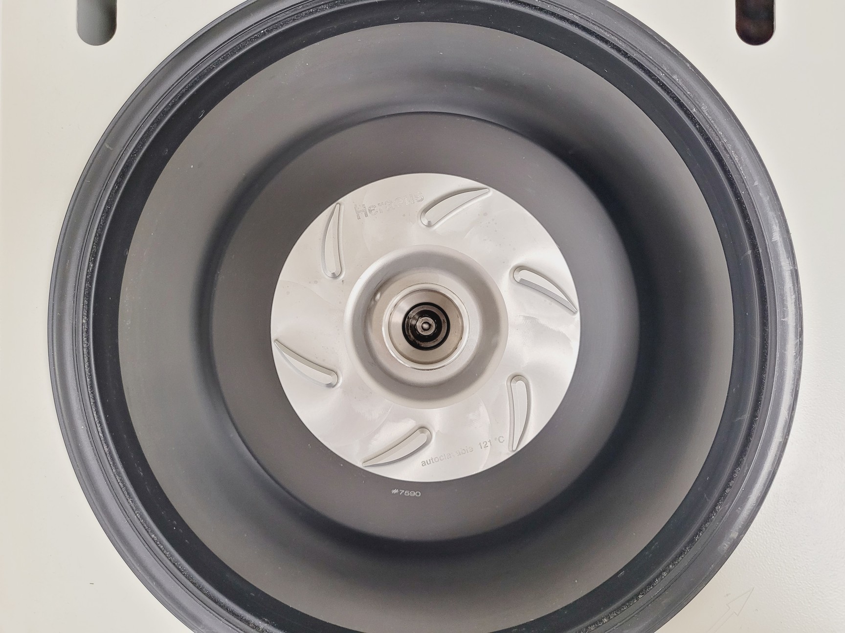 Image of Heraeus Biofuge Primo R Benchtop Centrifuge