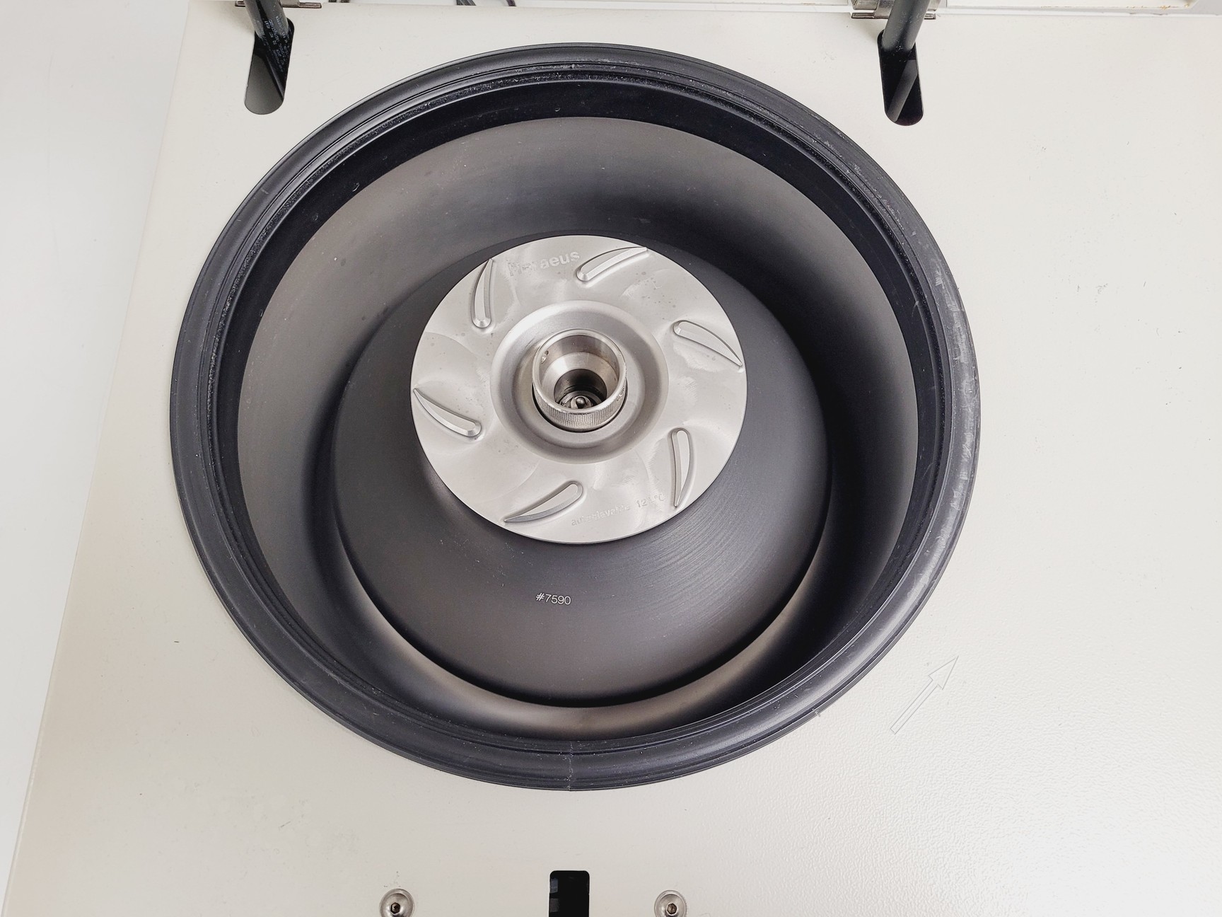 Image of Heraeus Biofuge Primo R Benchtop Centrifuge