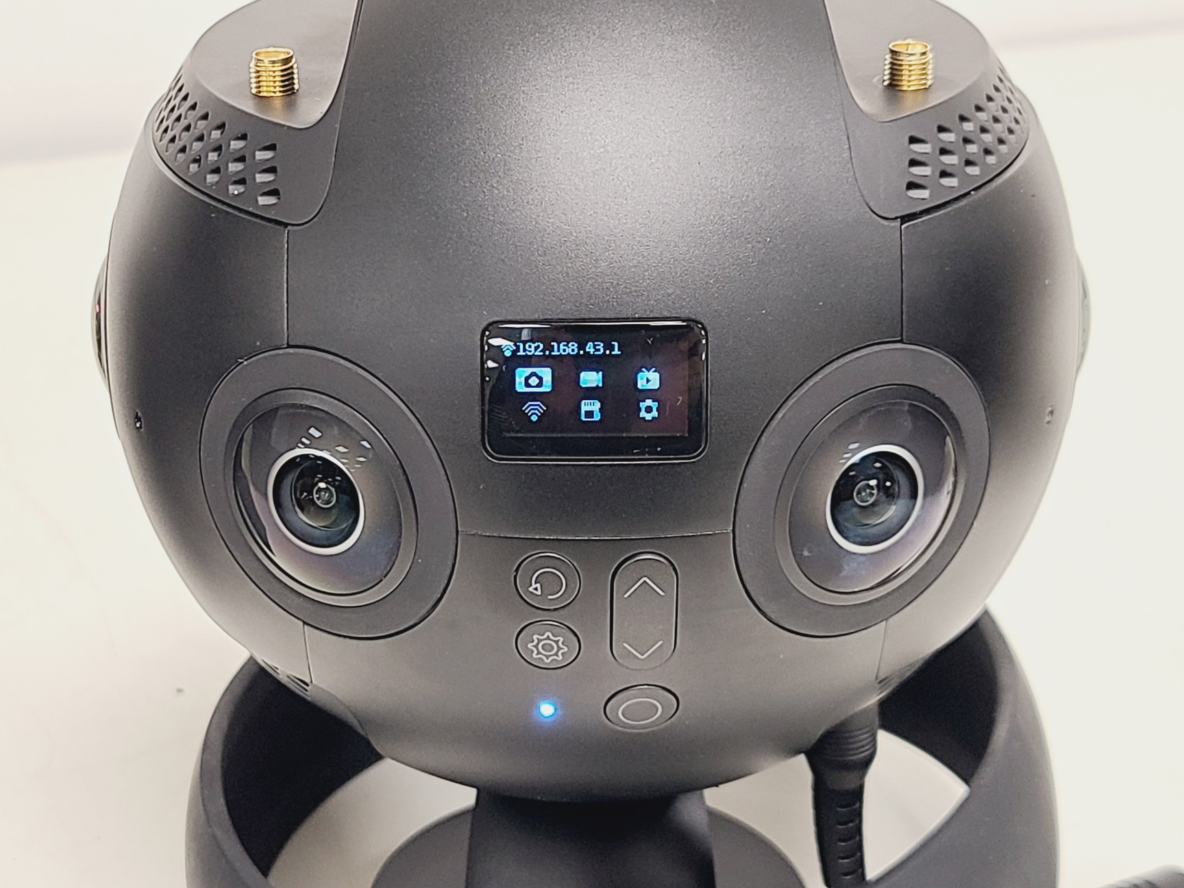 Image of Insta360 Pro 2 with 2 x Rechargable Batteries, Charging Cradle and Hard Case