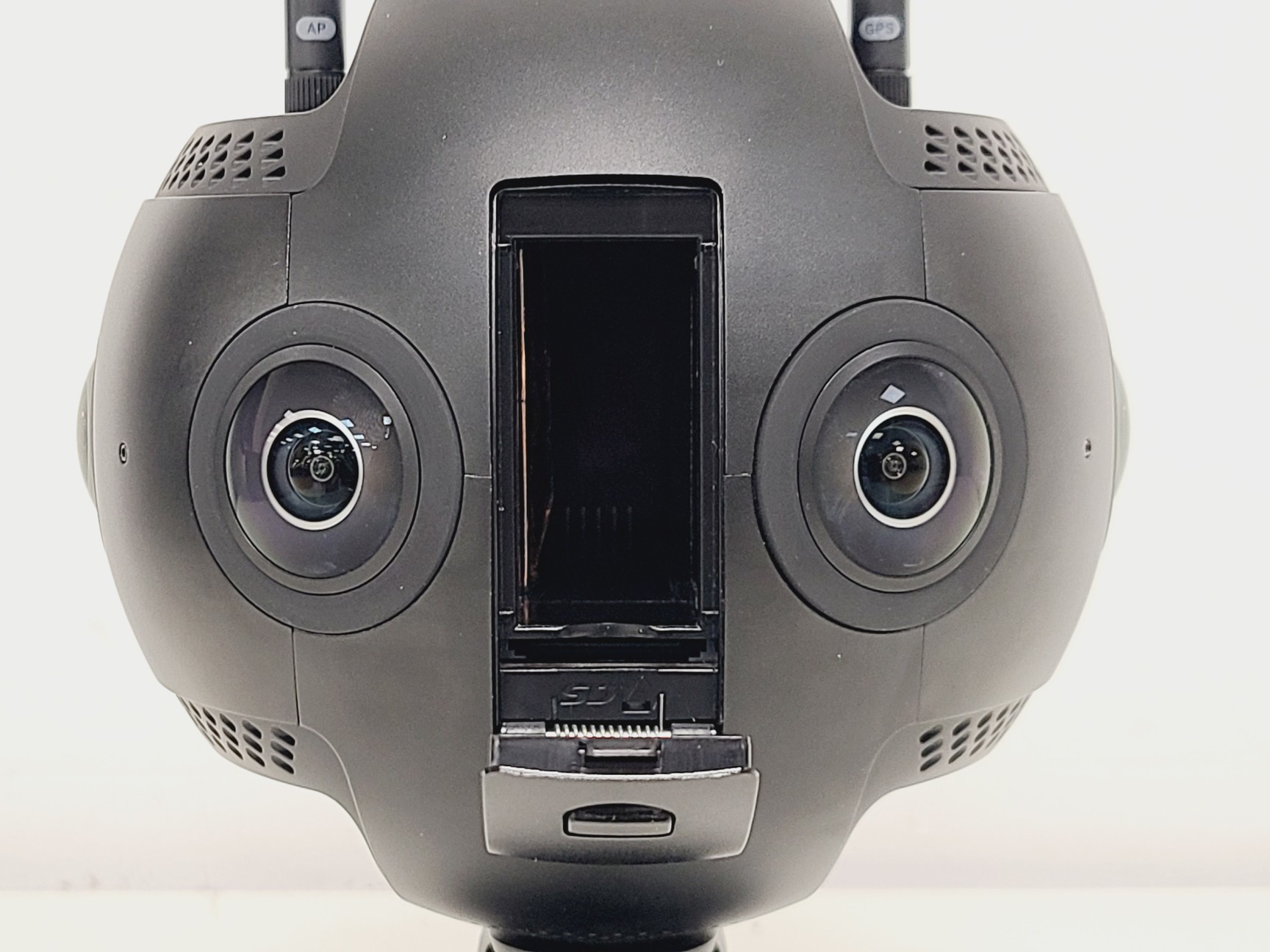 Image of Insta360 Pro 2 with 2 x Rechargable Batteries, Charging Cradle and Hard Case