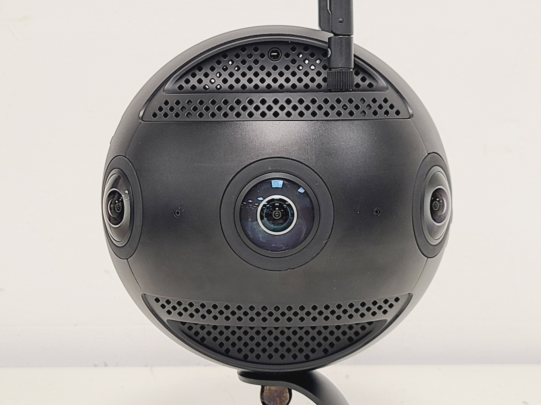 Image of Insta360 Pro 2 with 2 x Rechargable Batteries, Charging Cradle and Hard Case