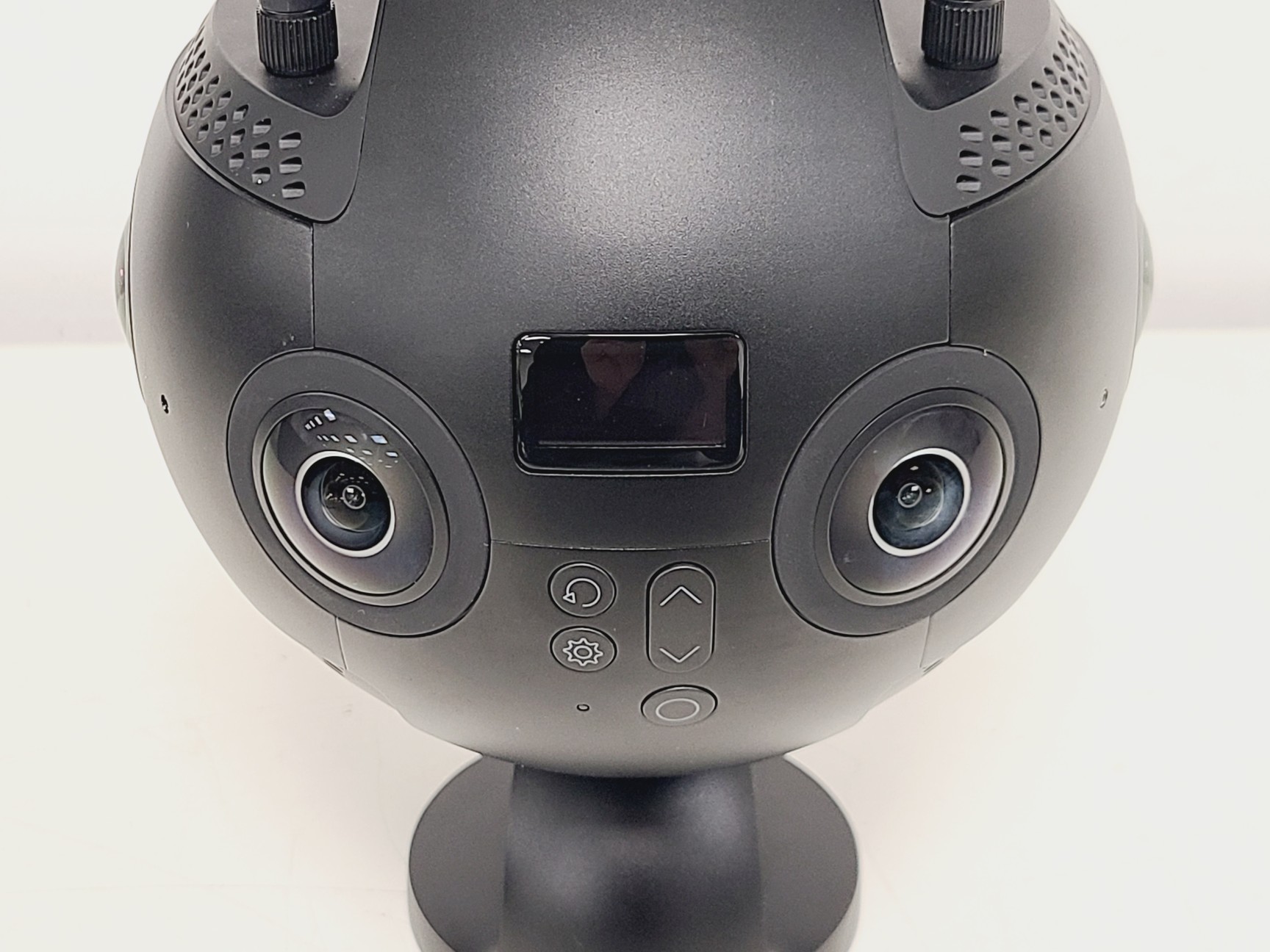 Image of Insta360 Pro 2 with 2 x Rechargable Batteries, Charging Cradle and Hard Case