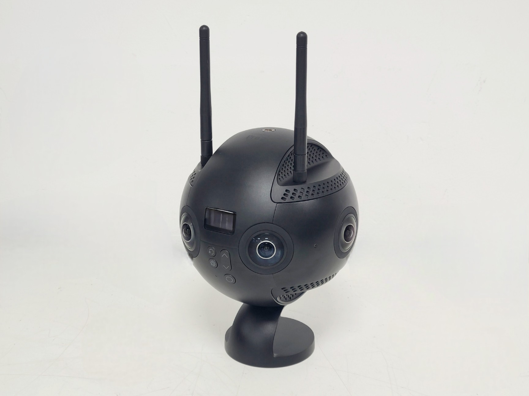 Image of Insta360 Pro 2 with 2 x Rechargable Batteries, Charging Cradle and Hard Case