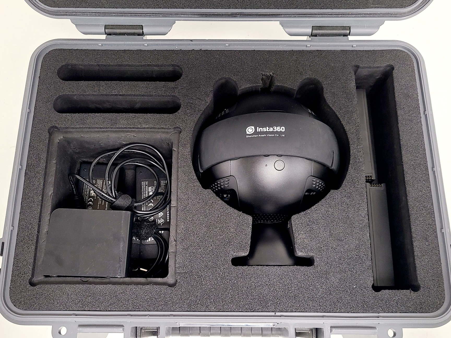 Image of Insta360 Pro 2 with 2 x Rechargable Batteries, Charging Cradle and Hard Case