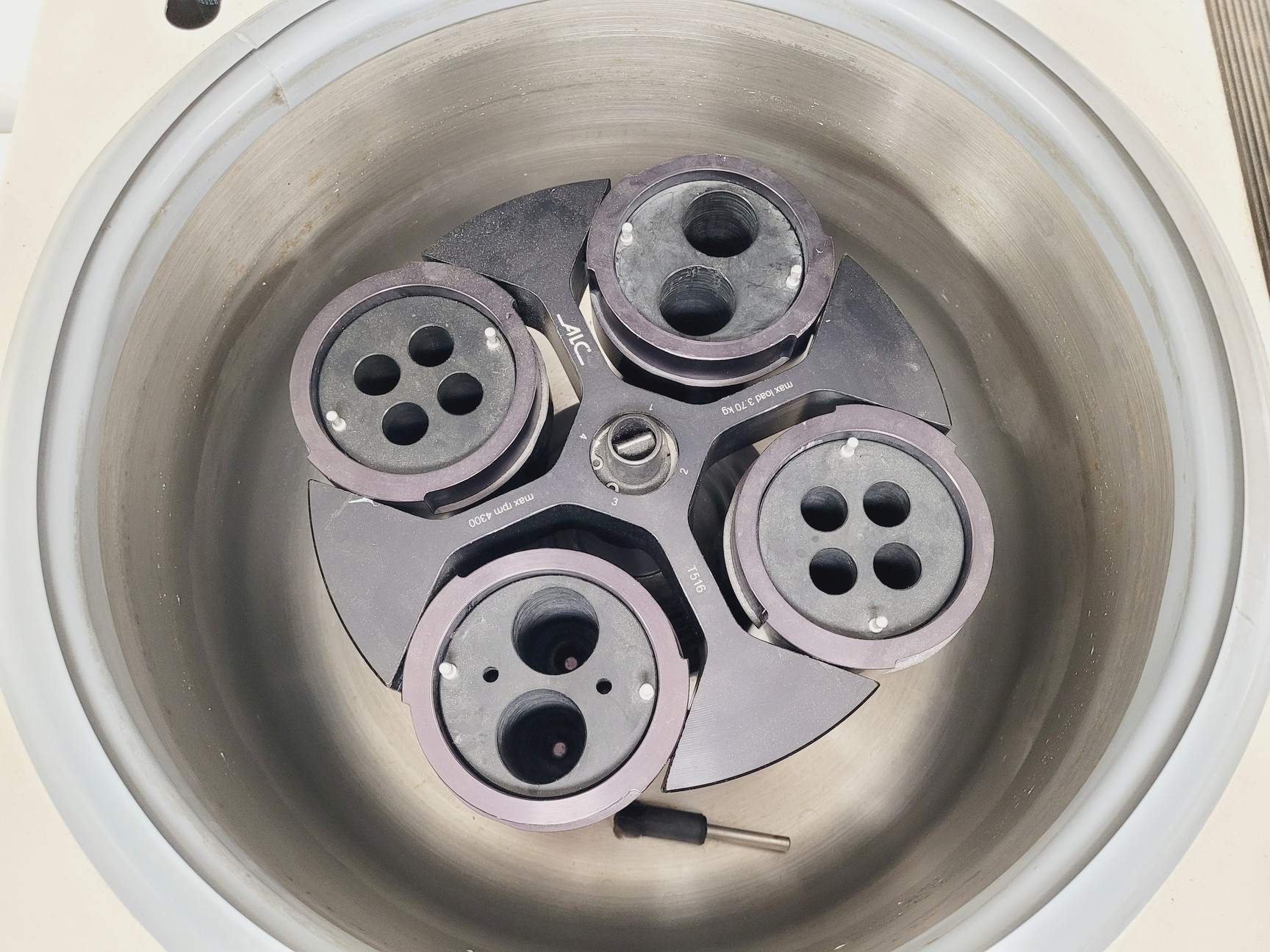 Image of ALC Large Benchtop Refrigerated Centrifuge PK131R