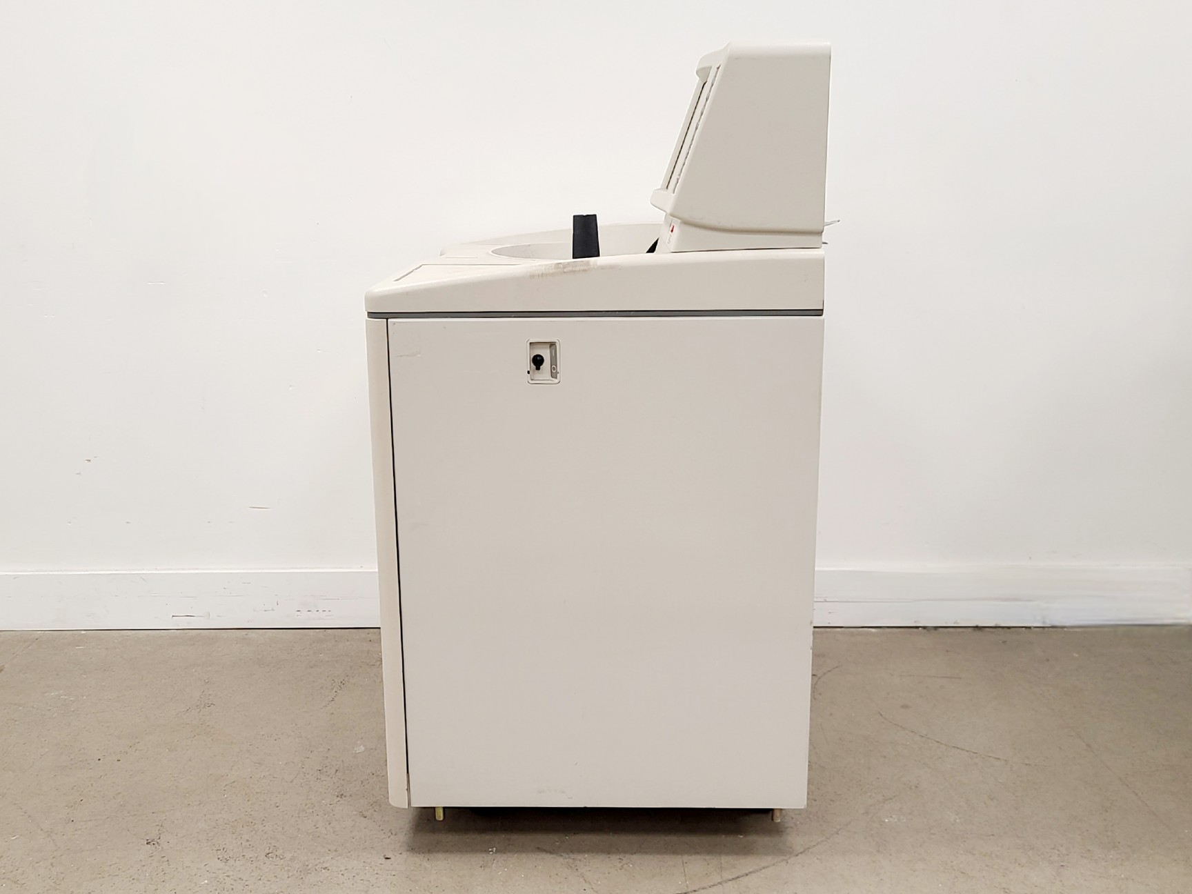 Image of Beckman Coulter Optima L-100 XP Ultracentrifuge