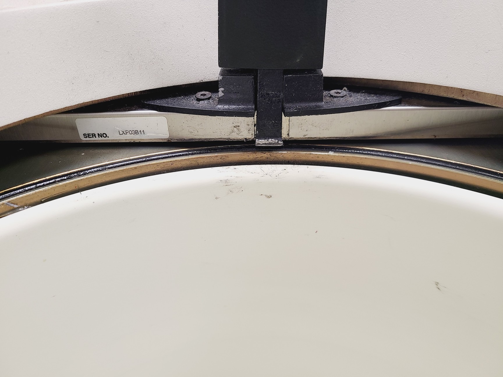 Image of Beckman Coulter Optima L-100 XP Ultracentrifuge