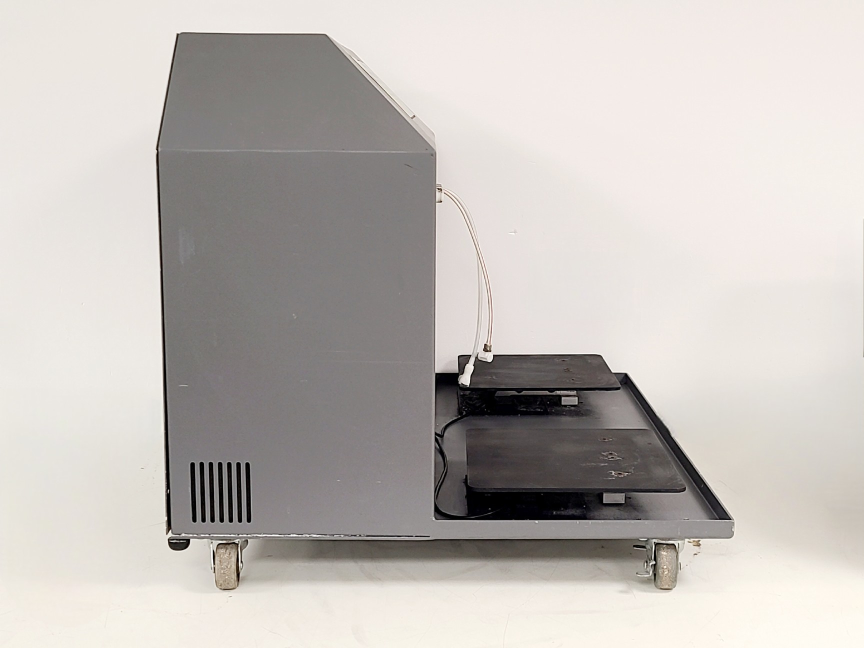Image of Beckman CyAn ADP Flow Cytometer with DAKO Sheath Management System Lab