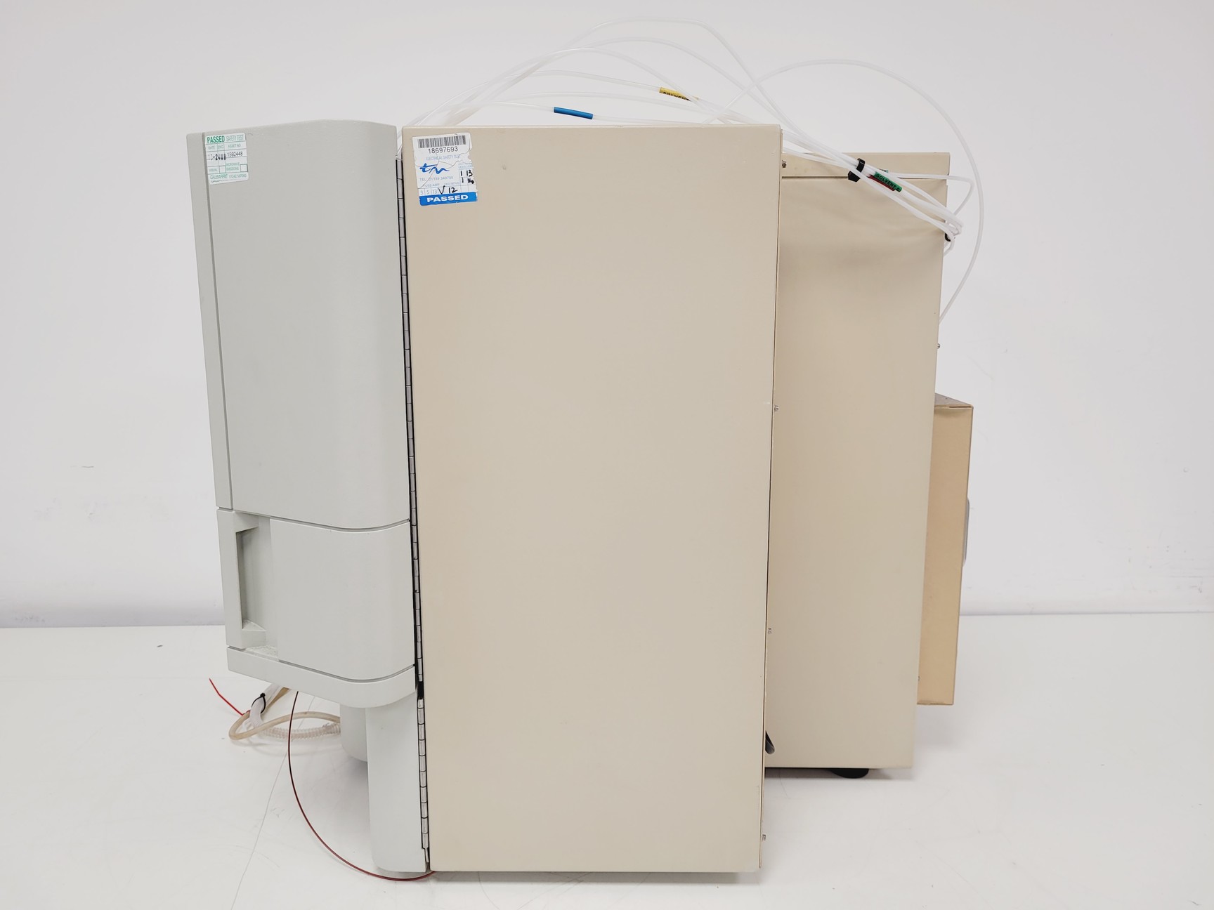 Image of  Waters 2795 Separations Module, 2 x Waters 996 Photodiode Array Detectors