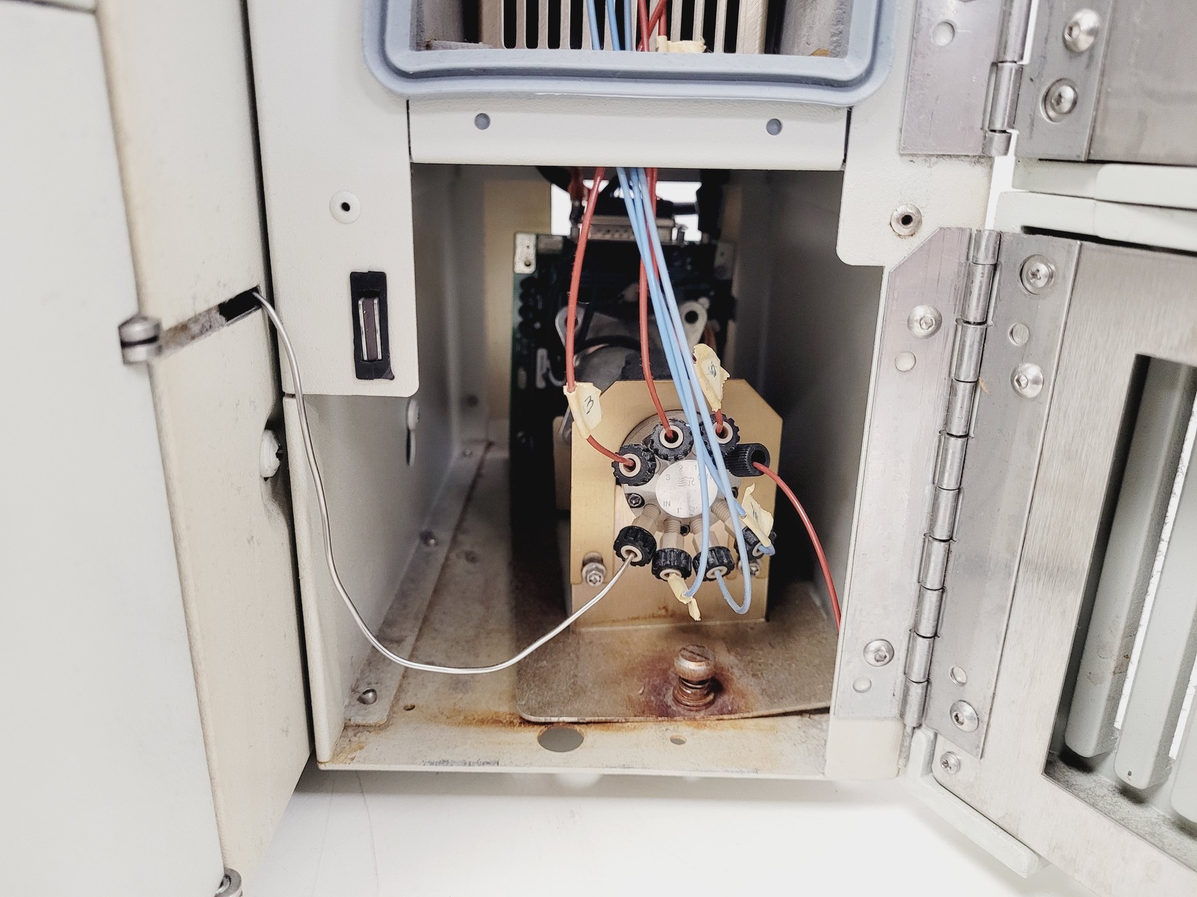 Image of  Waters 2795 Separations Module, 2 x Waters 996 Photodiode Array Detectors