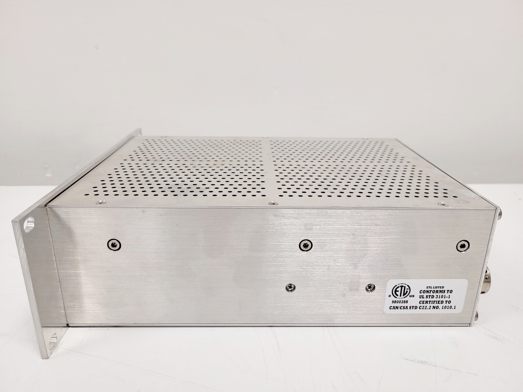 Image of VAT PM-5 Adaptive Pressure Controller UHV Lab