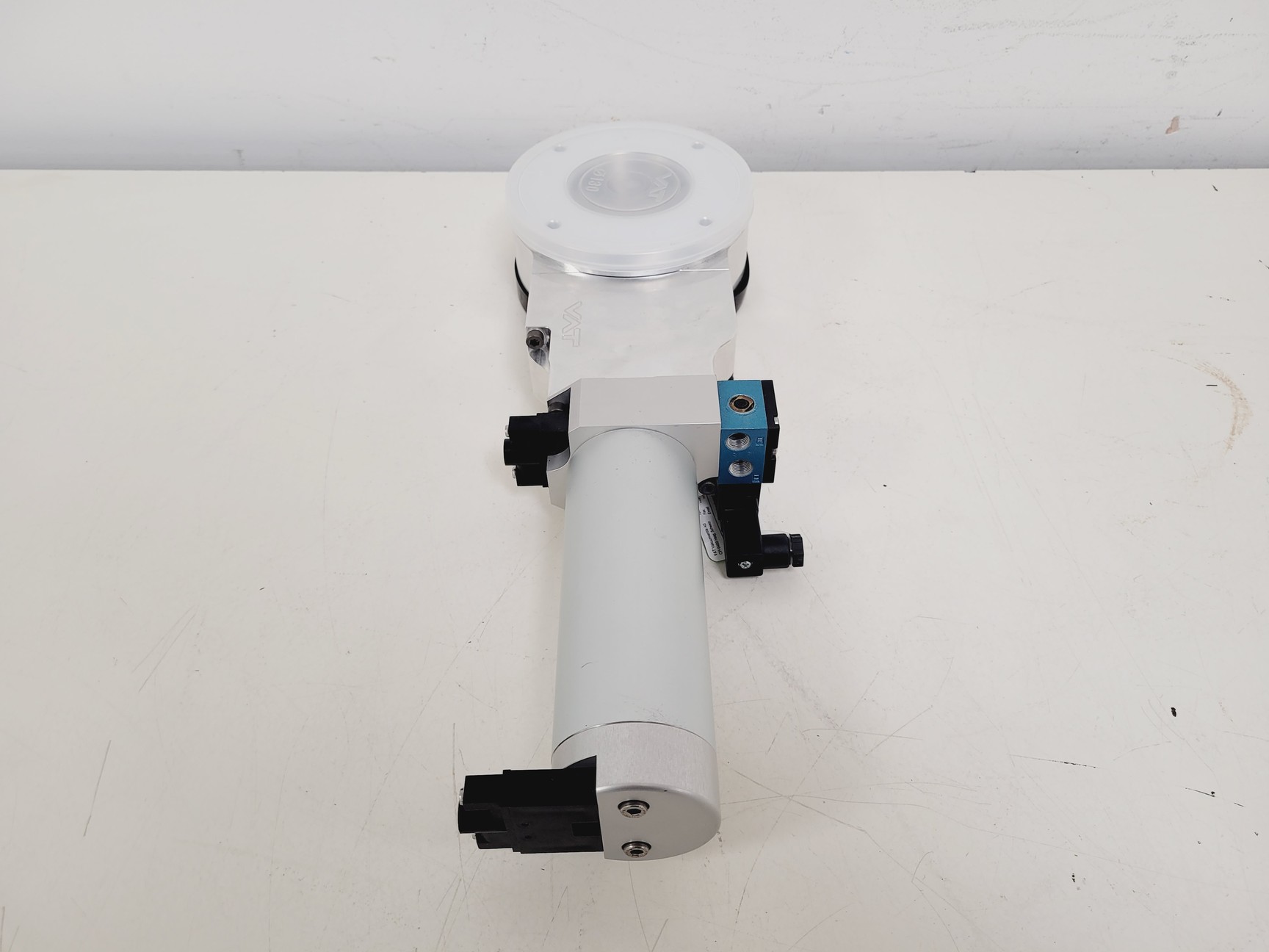 Image of VAT Series 121 Vacuum Gate Valve UHV