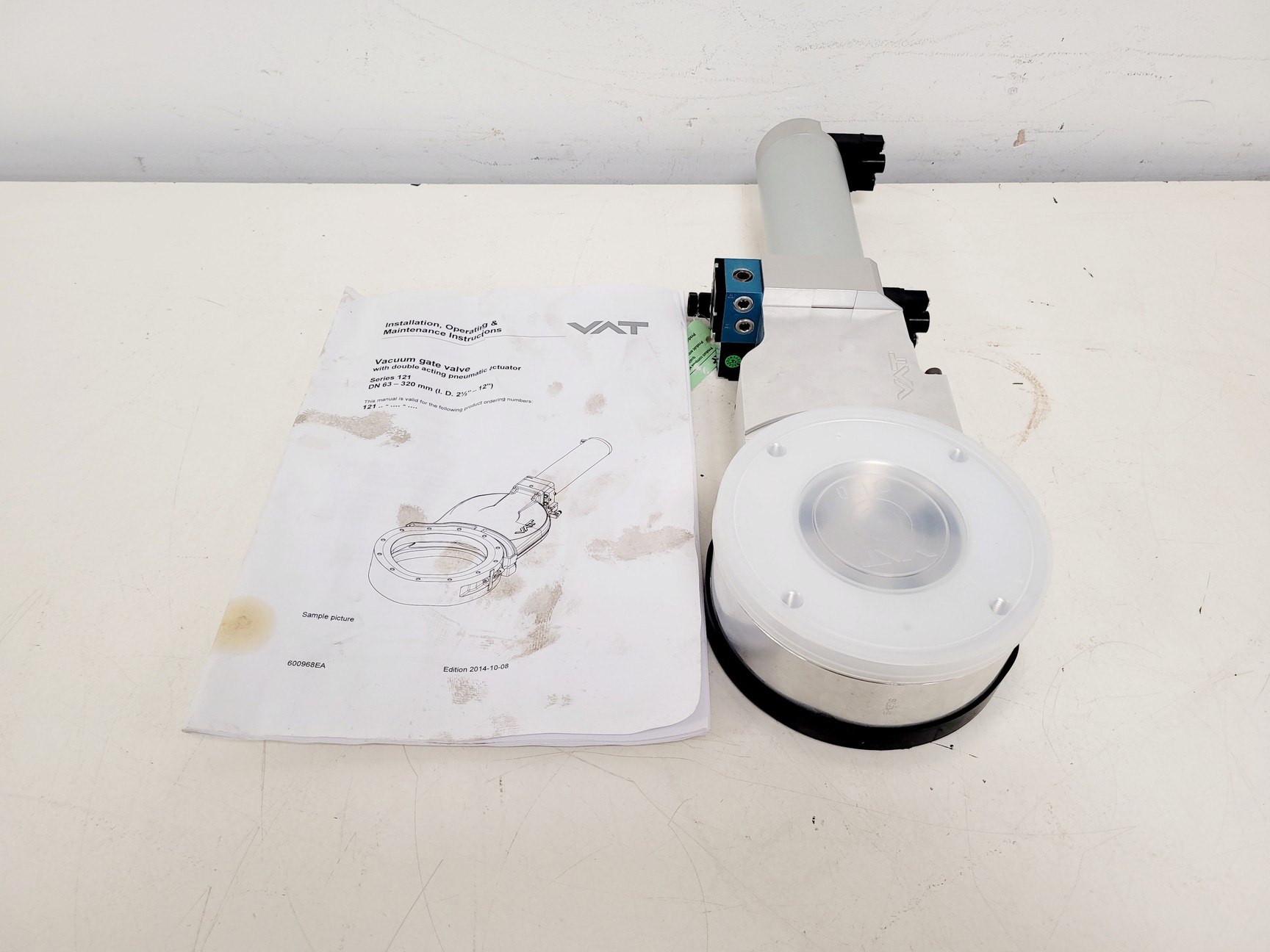 Image of VAT Series 121 Vacuum Gate Valve UHV