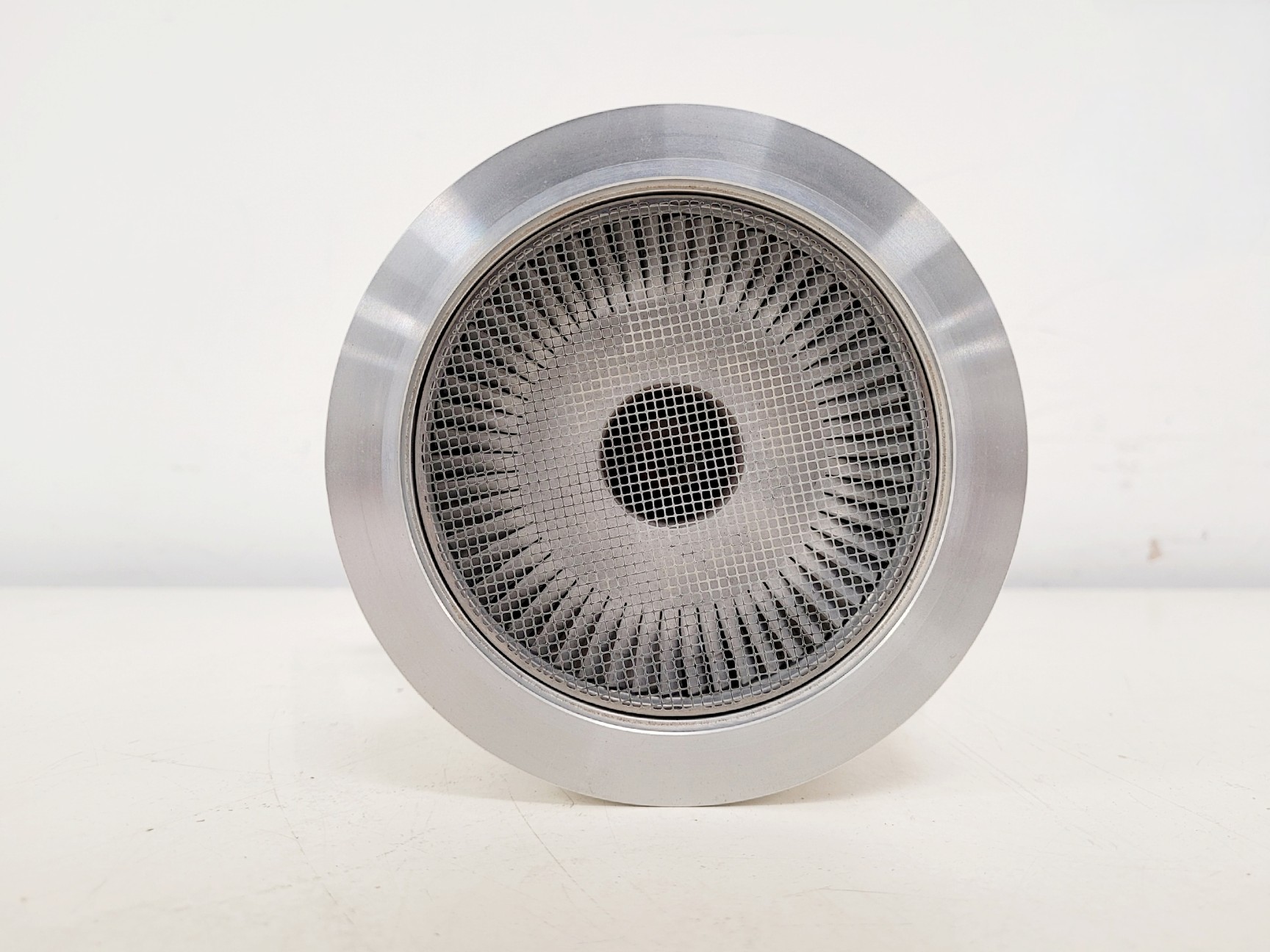 Image of Leybold 151 Turbovac Turbomolecular Pump