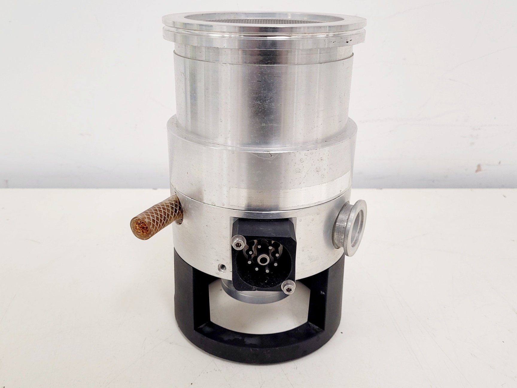 Image of Leybold 151 Turbovac Turbomolecular Pump