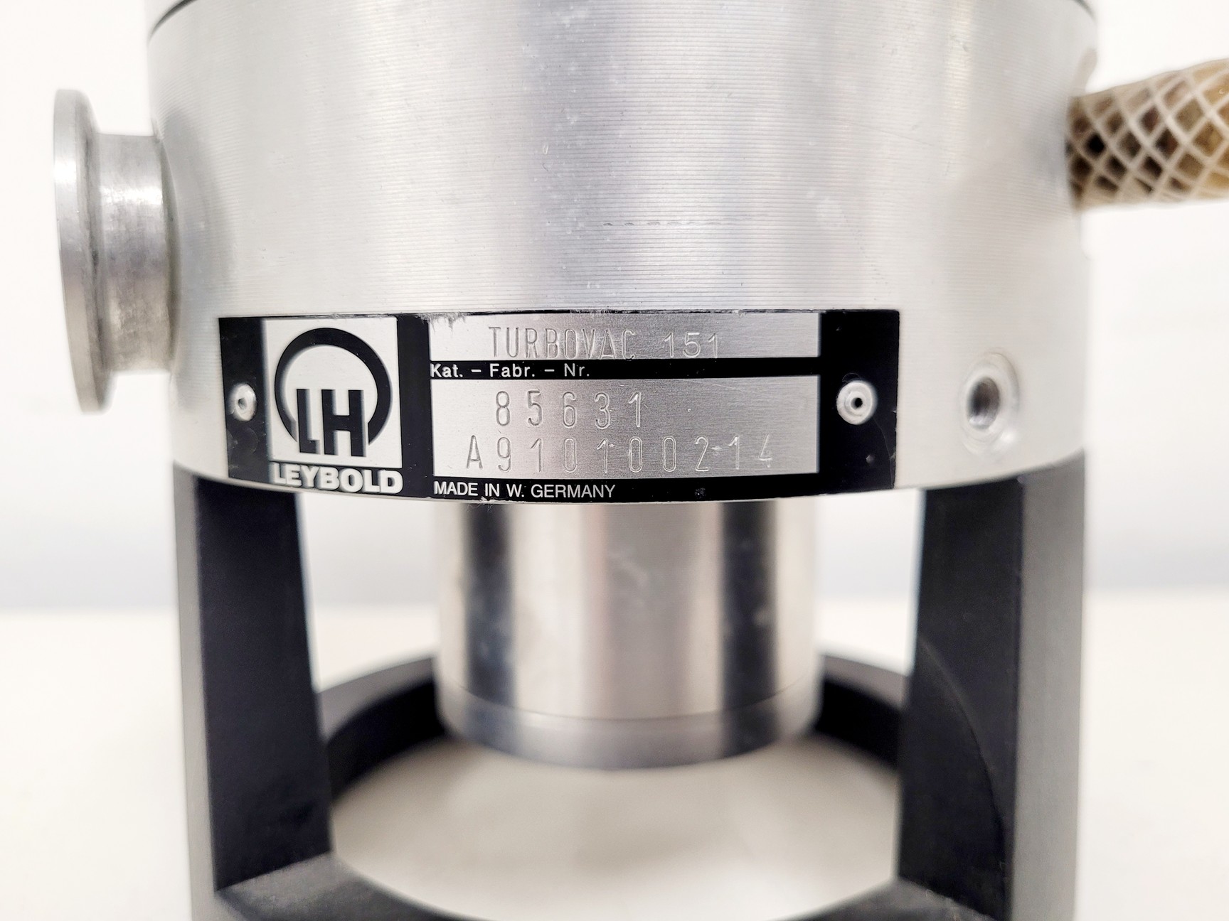 Image of Leybold 151 Turbovac Turbomolecular Pump