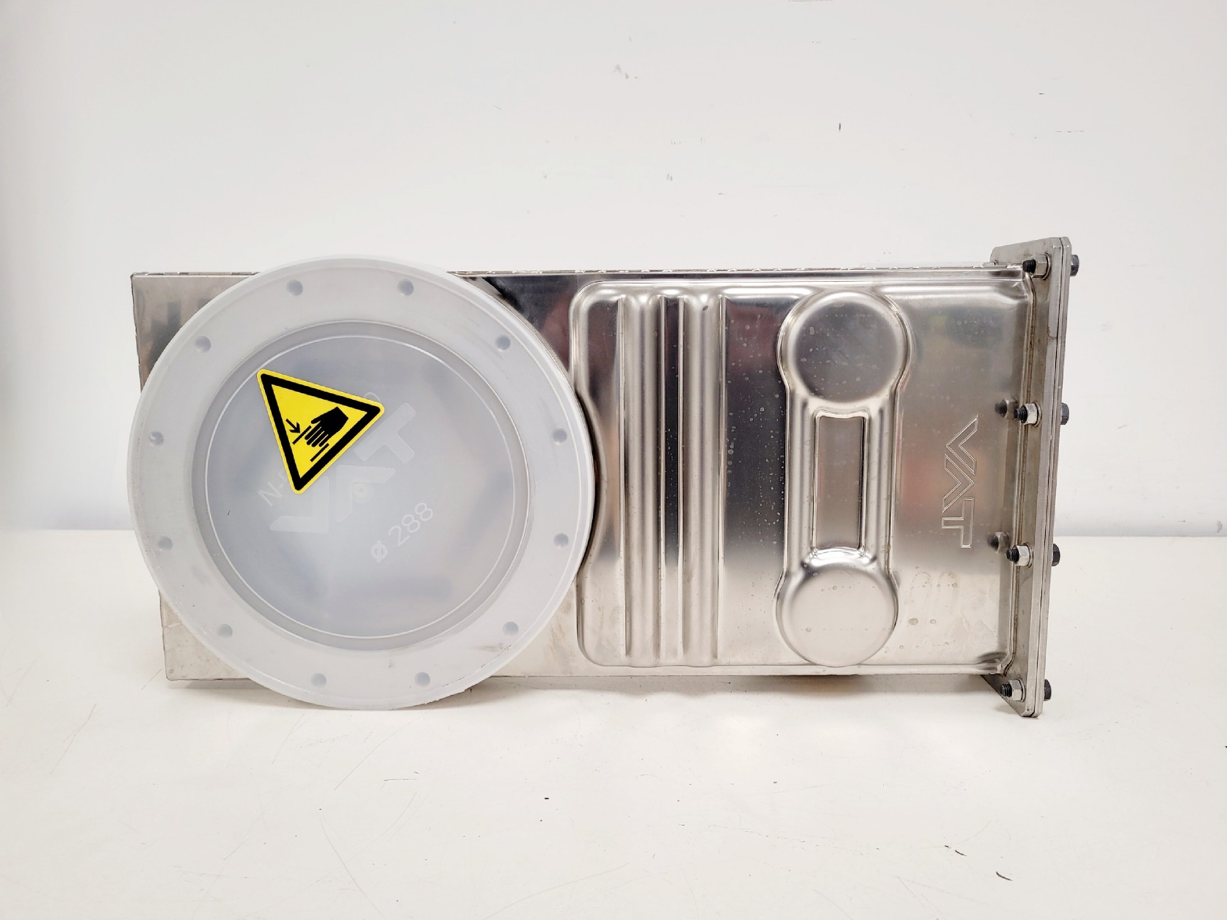 Image of VAT High Vacuum Control Gate Valve & 84021-RI Motorised Actuator