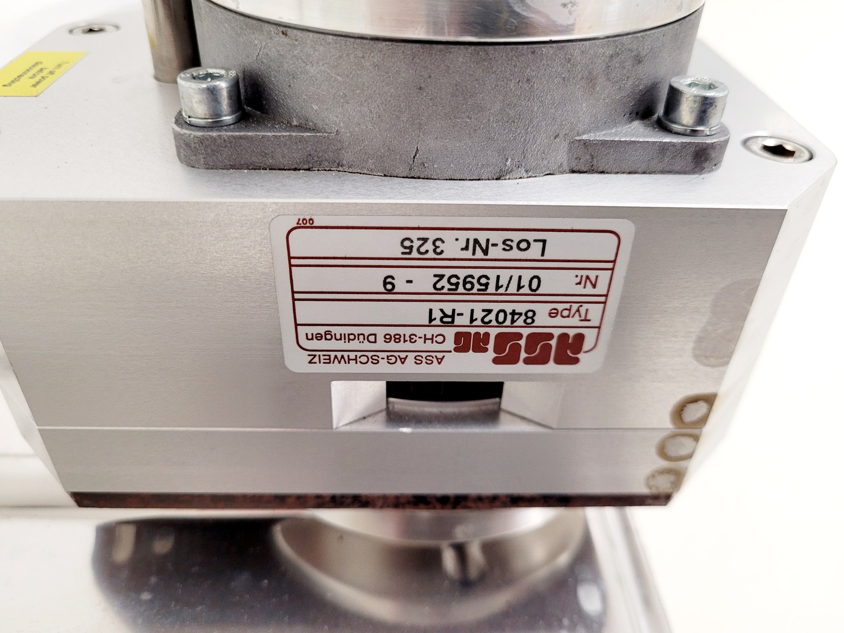 Image of VAT High Vacuum Control Gate Valve & 84021-RI Motorised Actuator