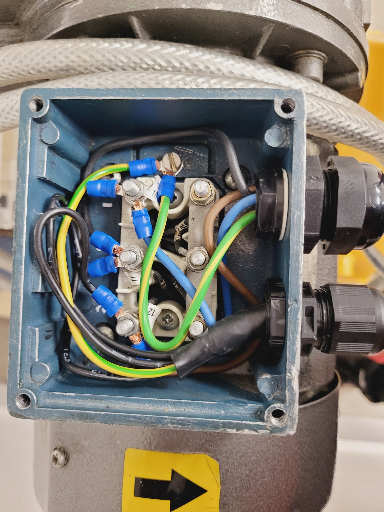 Image of  Leybold D40BC Pump, 16830 Adapter w Edwards EH240/E2M40 High Vacuum Booster 