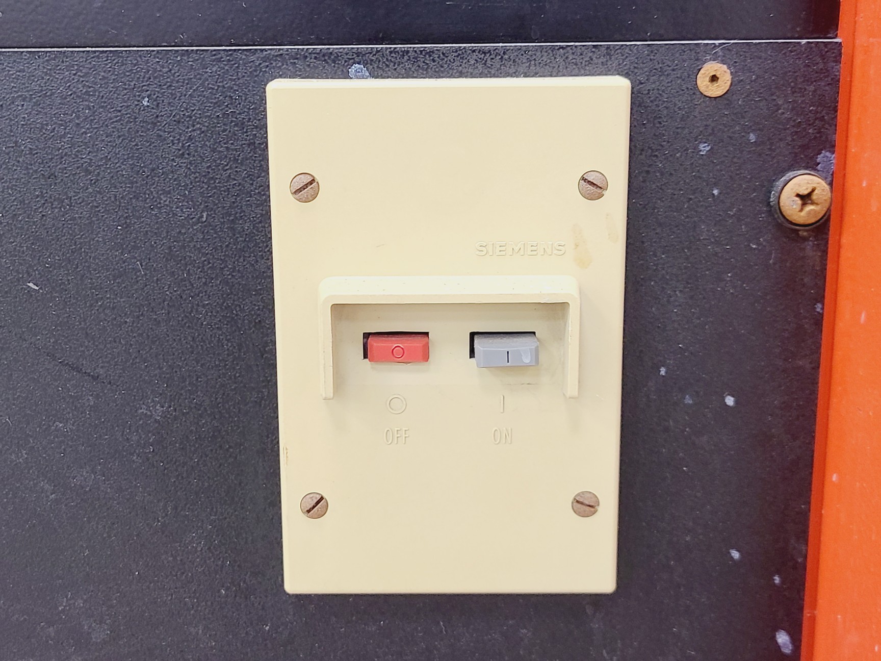 Image of Leybold L560 Sputter Deposition System