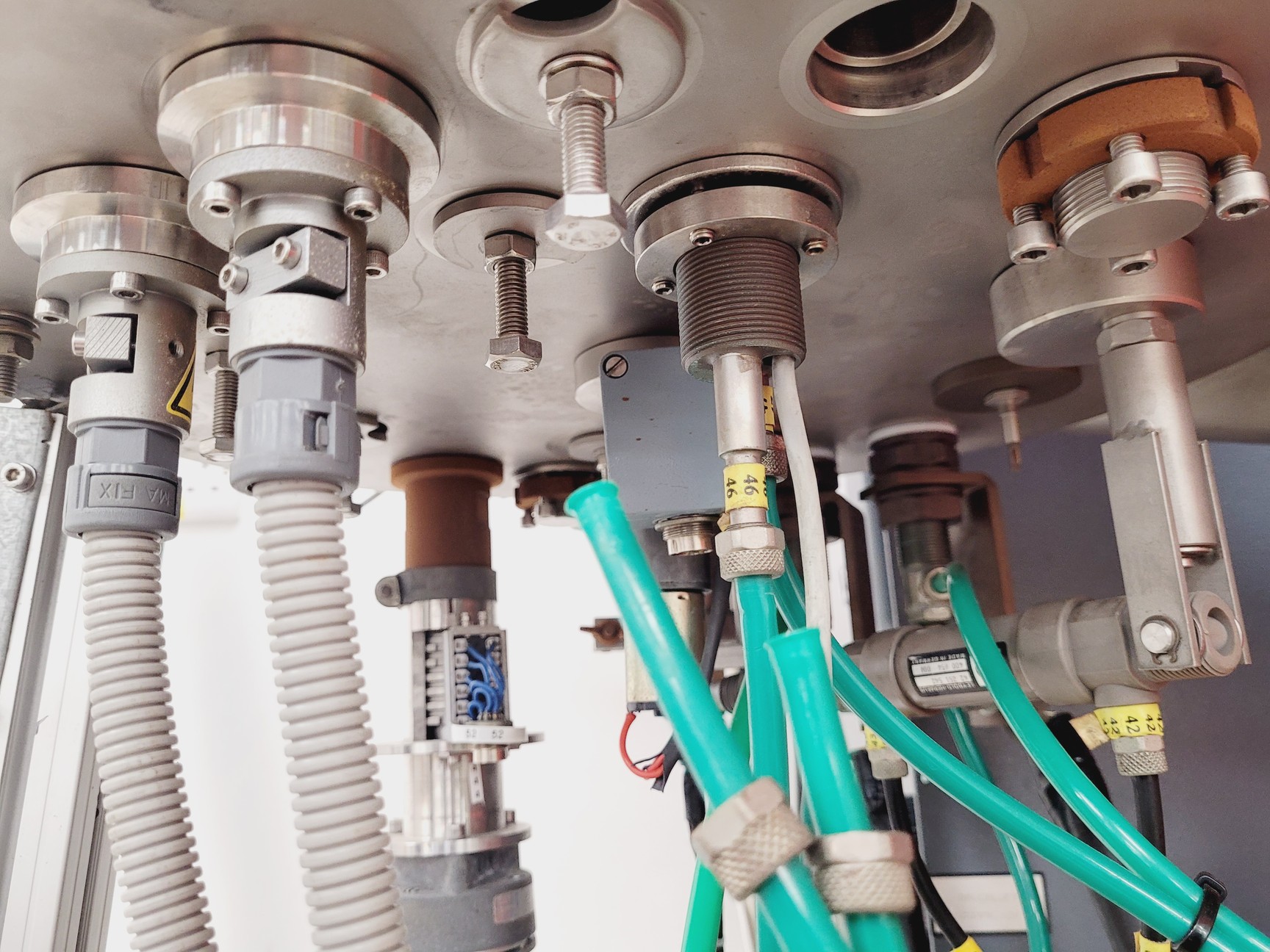 Image of Leybold Univex 450 Electron Beam Evaporator System w/ Control Unit 