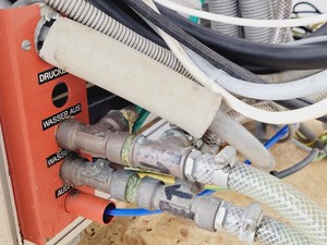 Thumbnail image of Leybold Univex 450 Electron Beam Evaporator System w/ Control Unit 