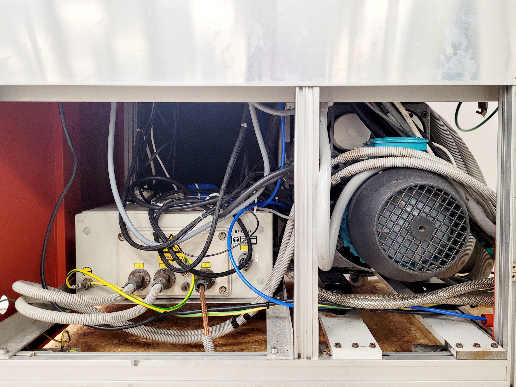 Image of Leybold Univex 450 Electron Beam Evaporator System w/ Control Unit 