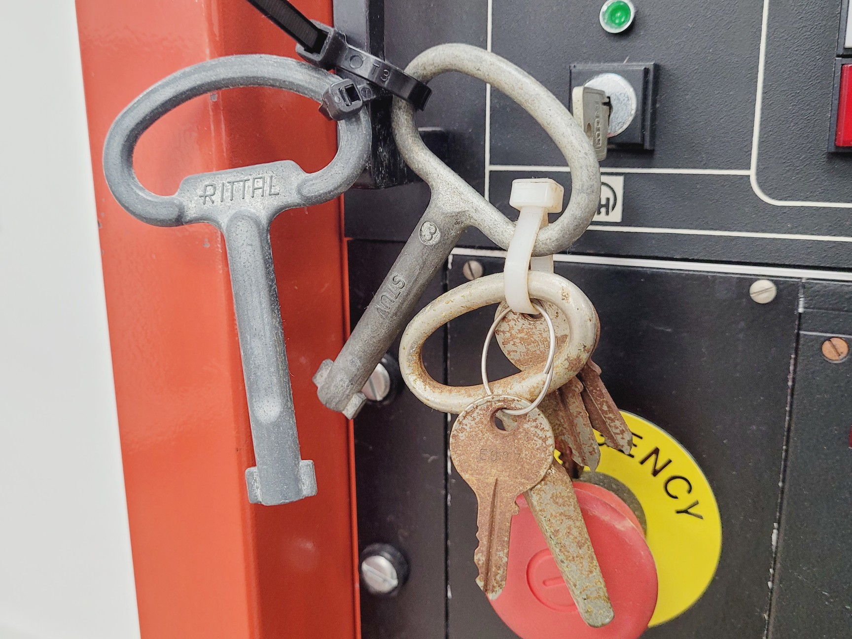 Image of Leybold Univex 450 Electron Beam Evaporator System w/ Control Unit 