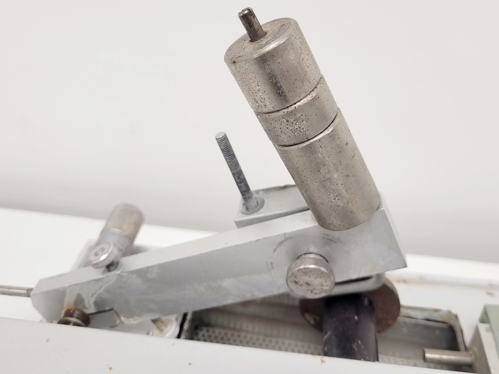 Image of Buehler IsoMet 11-1280-250 Low Speed Saw 