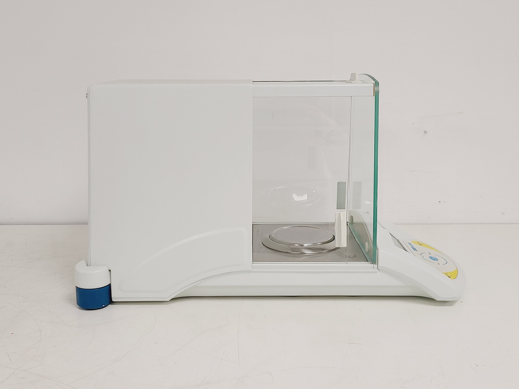 Image of Adam PW 124 4 Decimal Balance 4dp