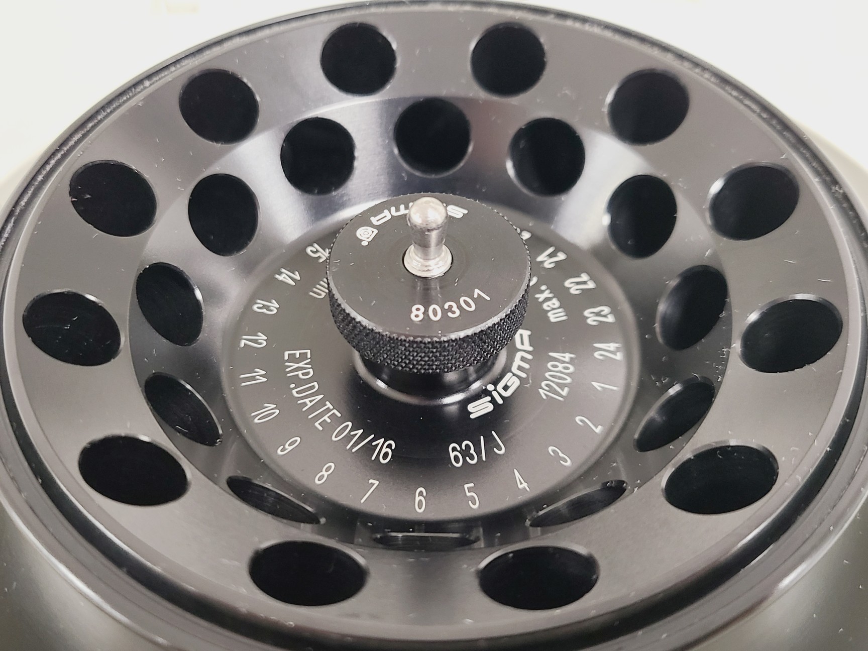 Image of Sigma 1-14 Edition Mini Centrifuge w/ 12084 and 12094 Sigma Rotors 14800RPM