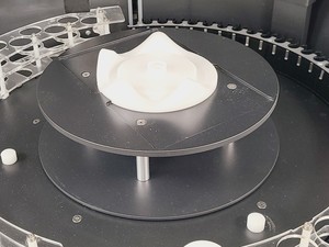 Thumbnail image of AESKU Systems HELIA Helmed Line Immunoassay Analyser System Lab