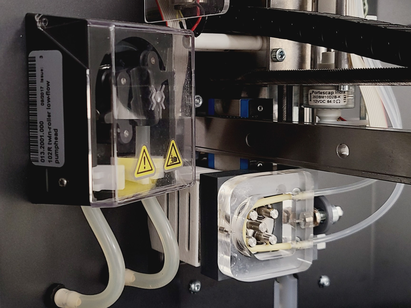 Image of AESKU Systems HELIA Helmed Line Immunoassay Analyser System Lab