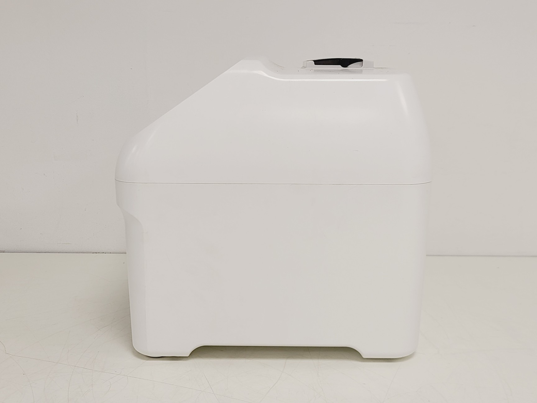 Image of Hangzhou Alltest Flourescence Immunoassay Analyser AFR-400