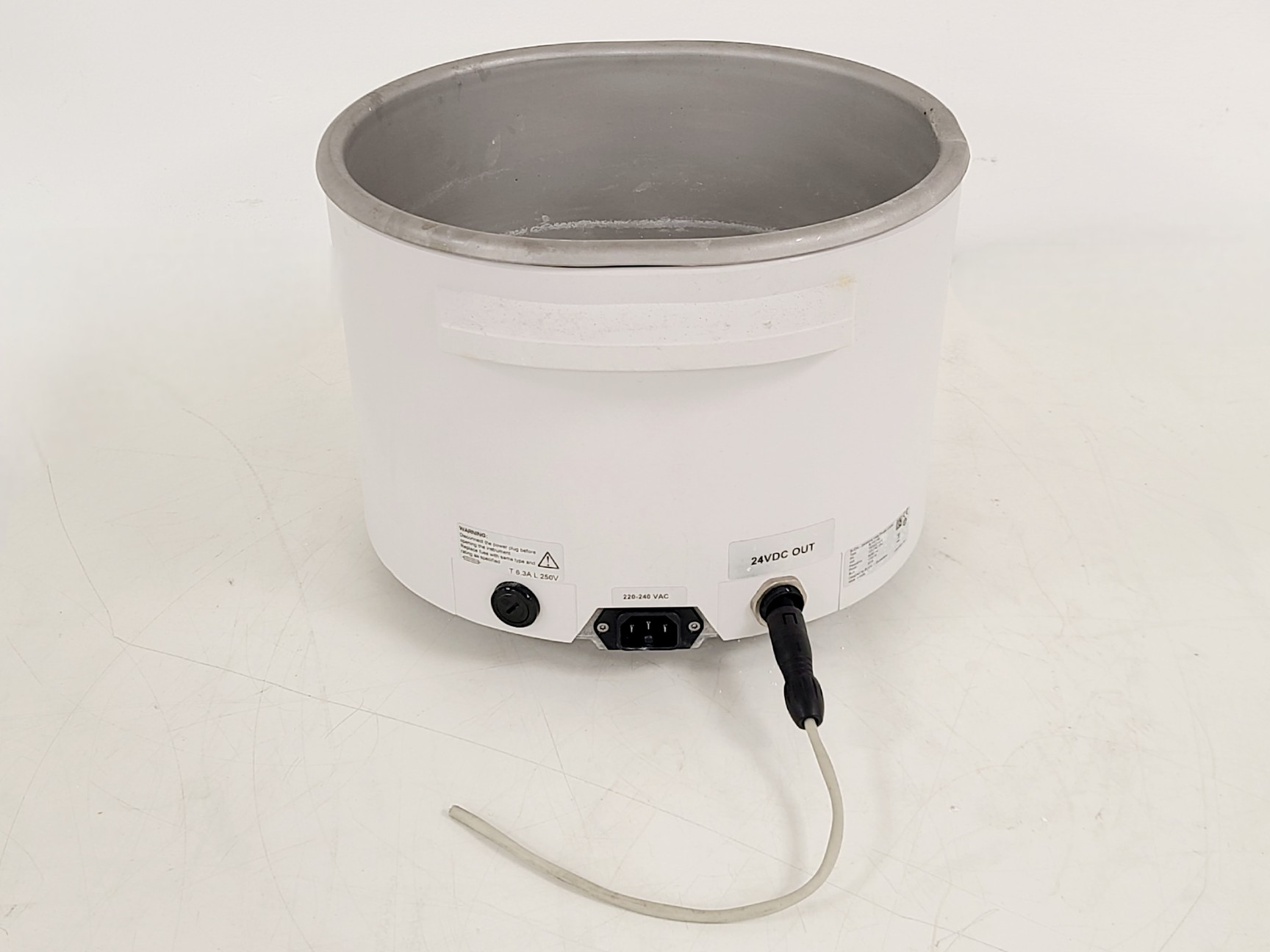 Image of BUCHI R100 Rotovapor, B100 Heating Bath & V-100 Vacuum Pump w/ I-100 Interface