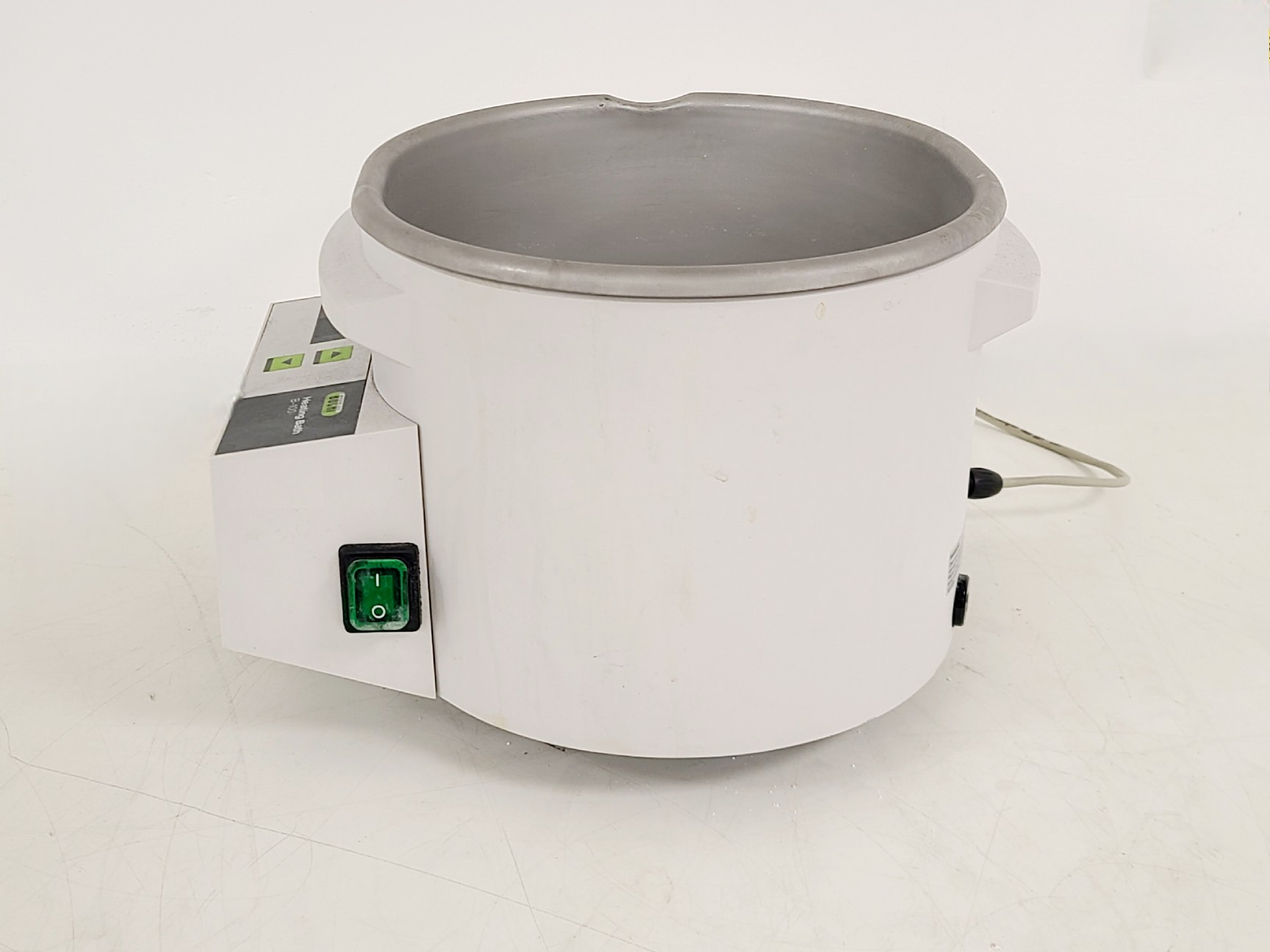 Image of BUCHI R100 Rotovapor, B100 Heating Bath & V-100 Vacuum Pump w/ I-100 Interface