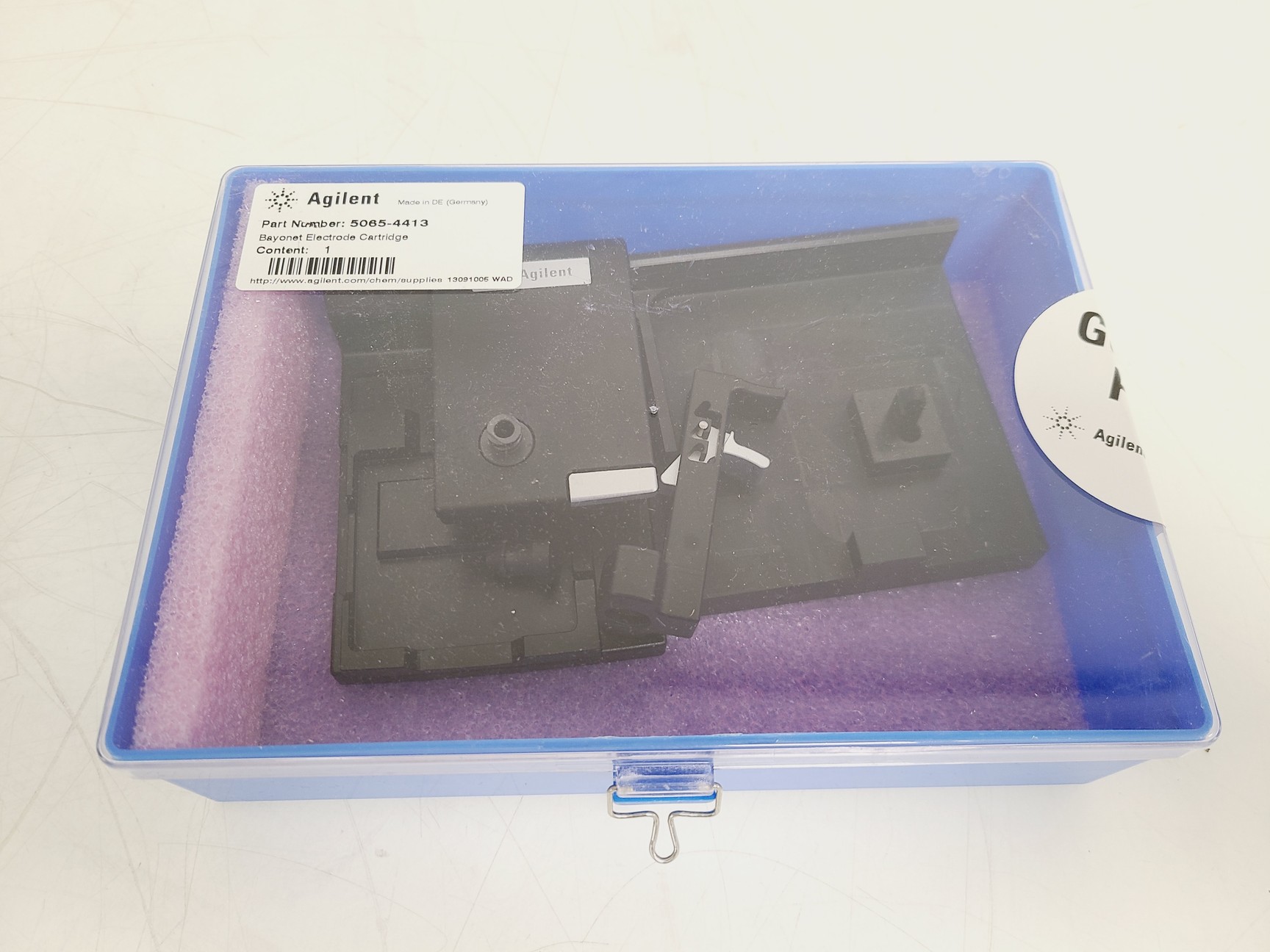 Image of Agilent 2100 Bioanalyzer w/ Software, Test Chips, Tubing & Fittings