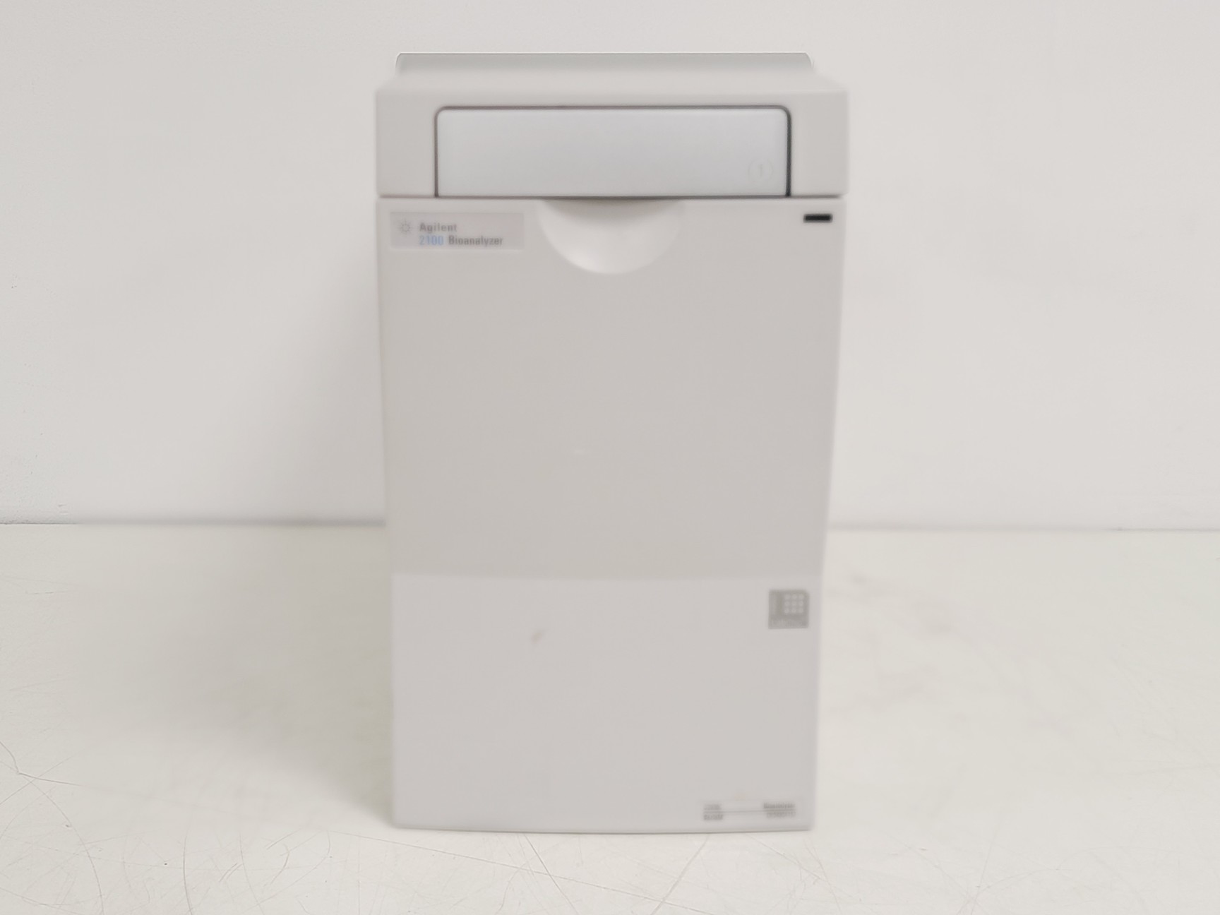 Image of Agilent 2100 Bioanalyzer w/ Software, Test Chips, Tubing & Fittings