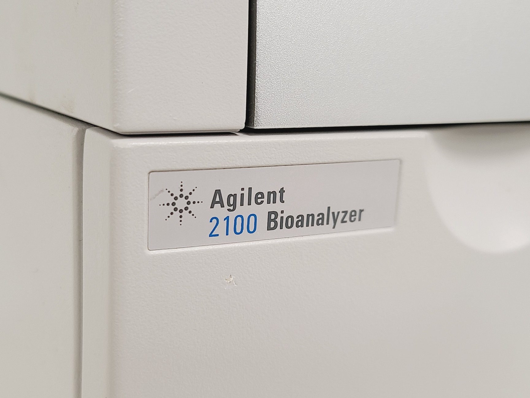 Image of Agilent 2100 Bioanalyzer w/ Software, Test Chips, Tubing & Fittings