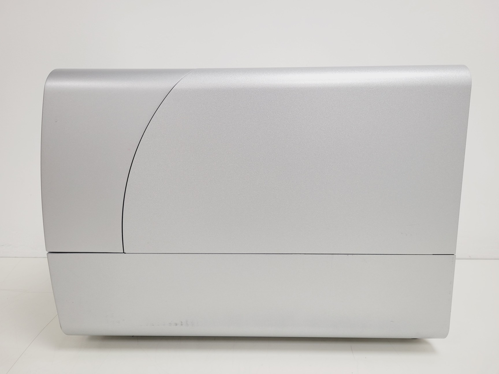 Image of Qiagen QIAxcel Connect Electrophoresis Instrument