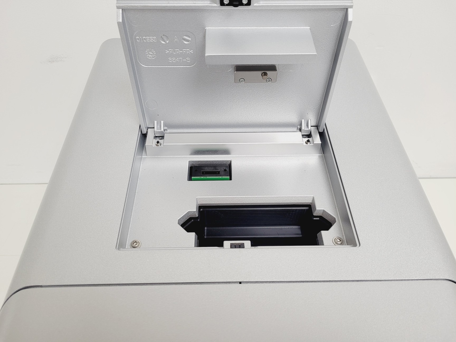 Image of Qiagen QIAxcel Connect Electrophoresis Instrument