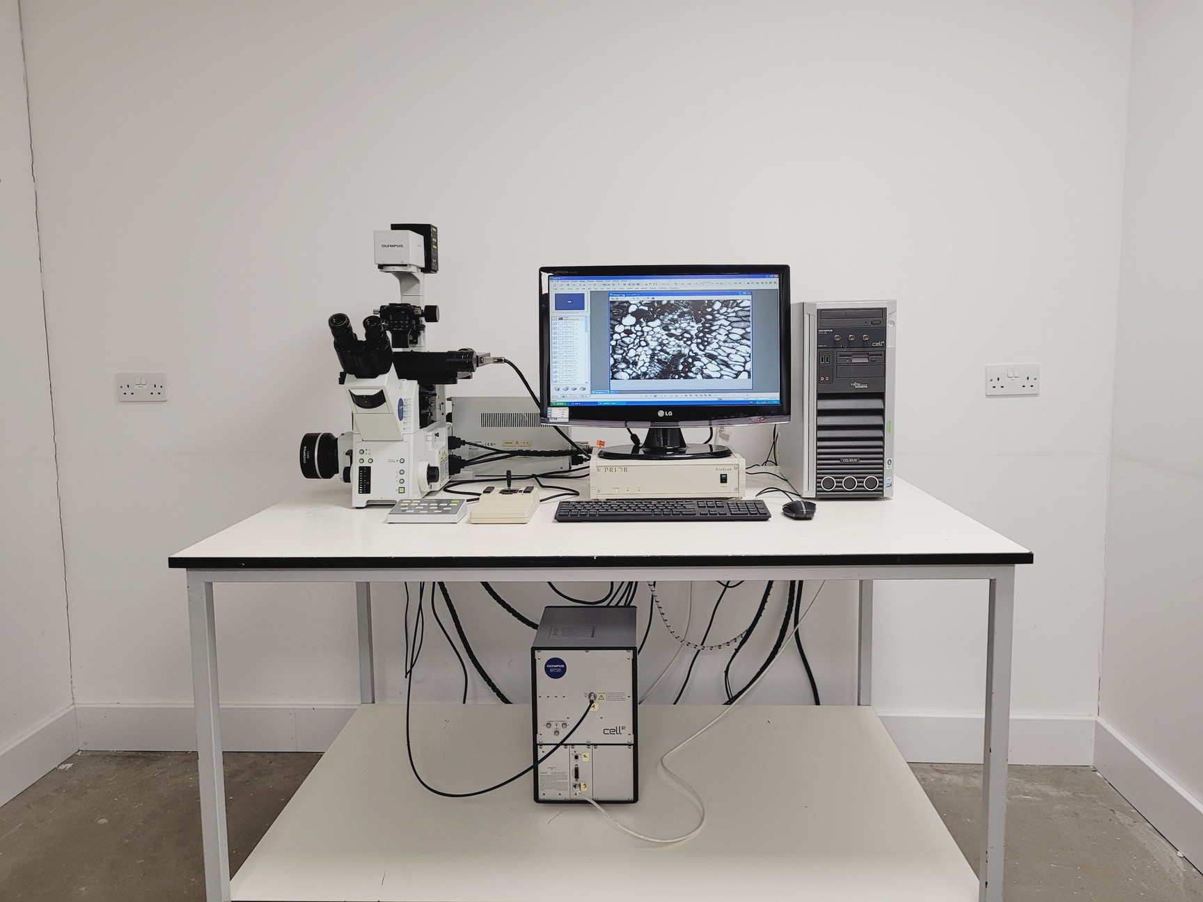 Image of Olympus IX81 with Olympus MT20 Cell IR System