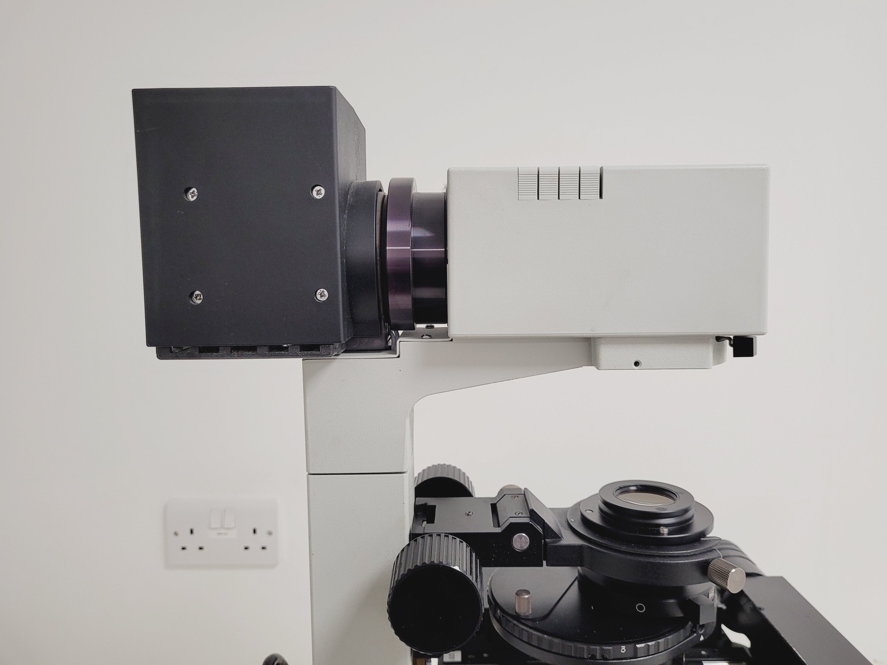 Image of Olympus IX81 with Olympus MT20 Cell IR System