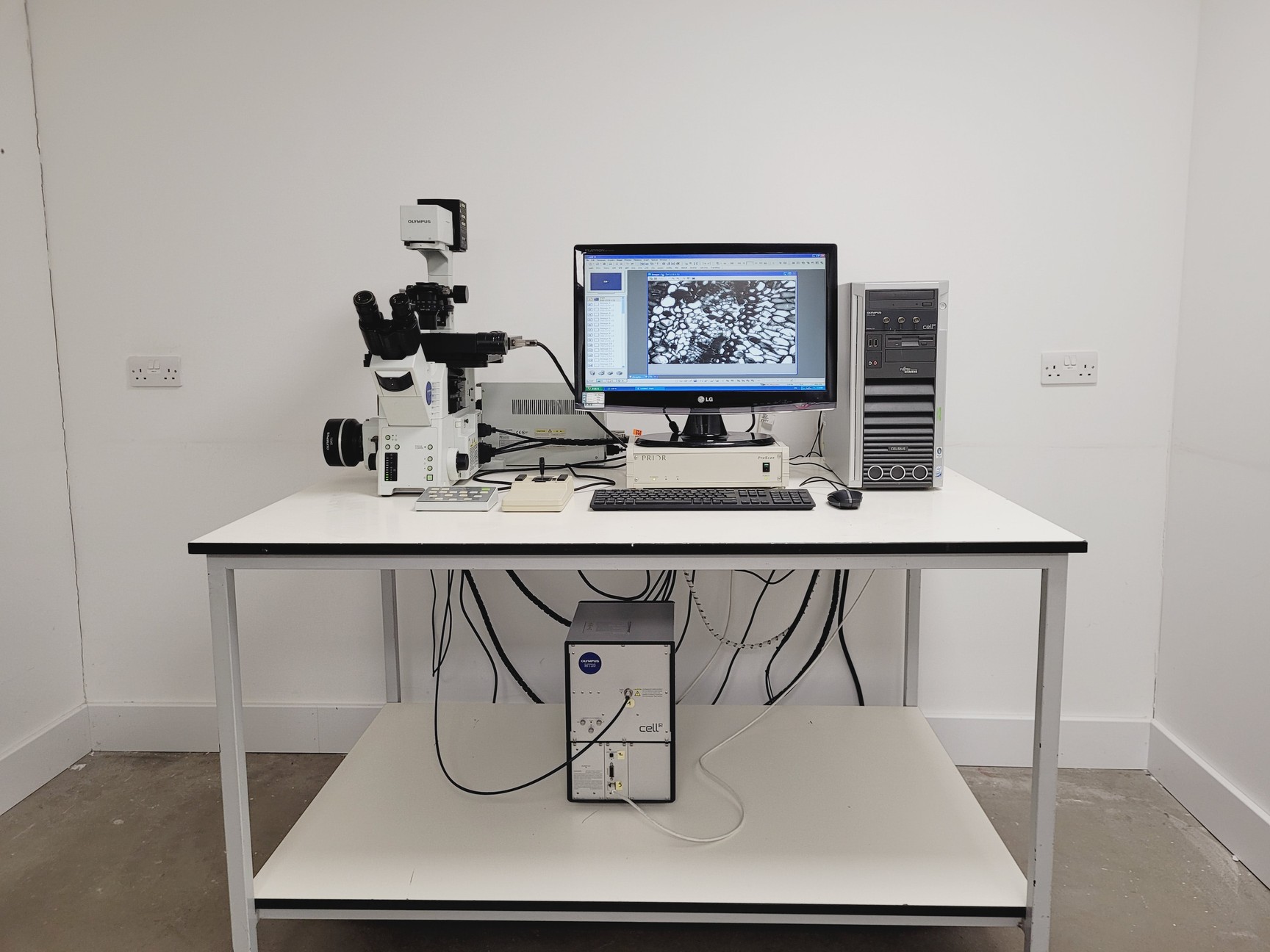 Image of Olympus IX81 with Olympus MT20 Cell IR System