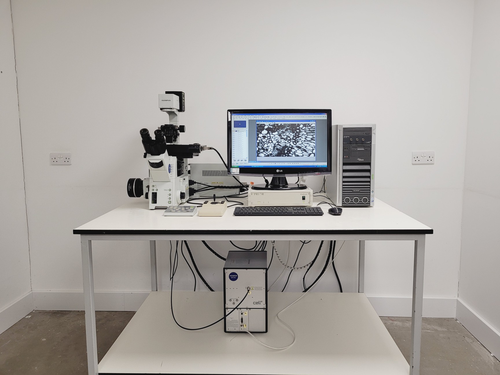 Image of Olympus IX81 with Olympus MT20 Cell IR System