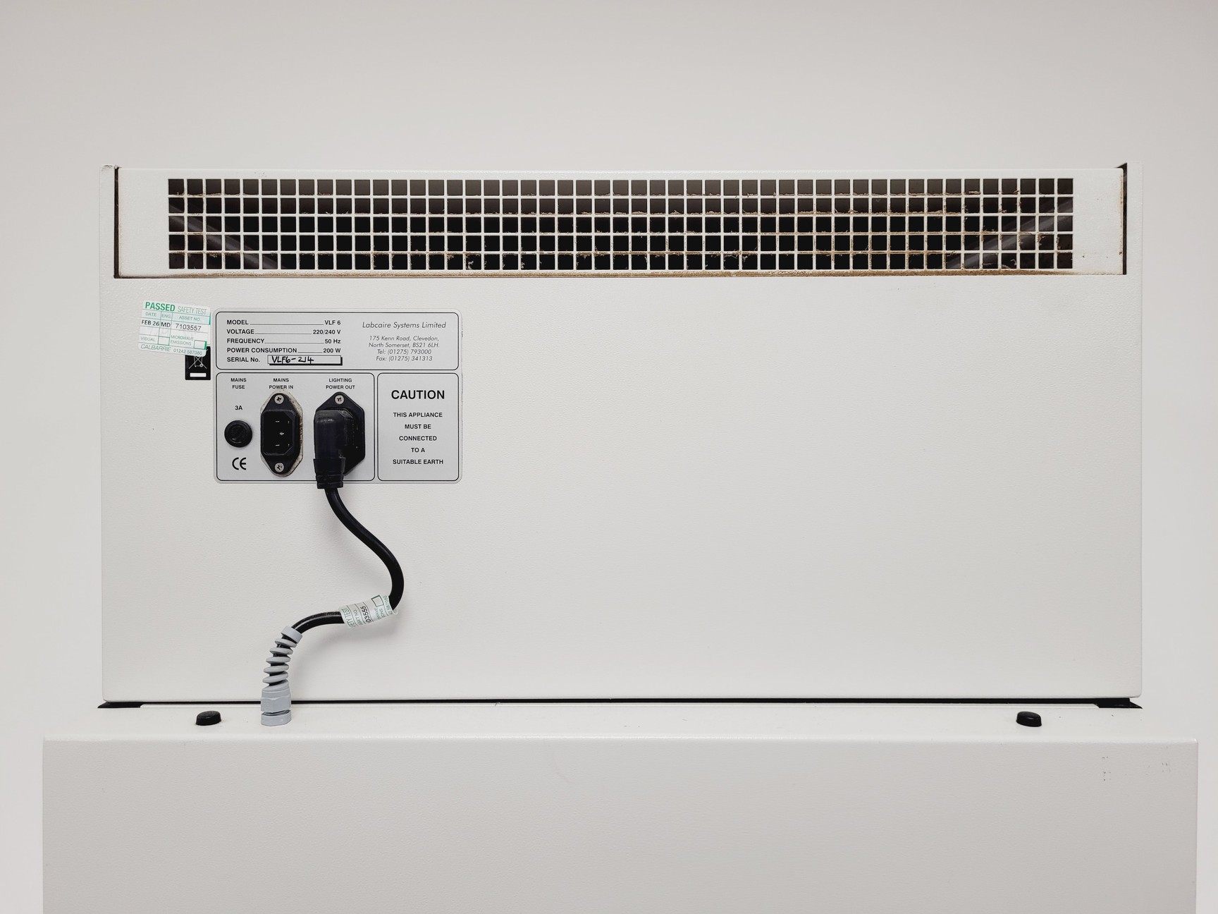 Image of Labcaire VLF6 Vertial Laminar Flow Cabinet Lab