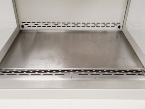 Thumbnail image of Labcaire PCR8 PCR Workstation/Laminar Flow Cabinet Lab