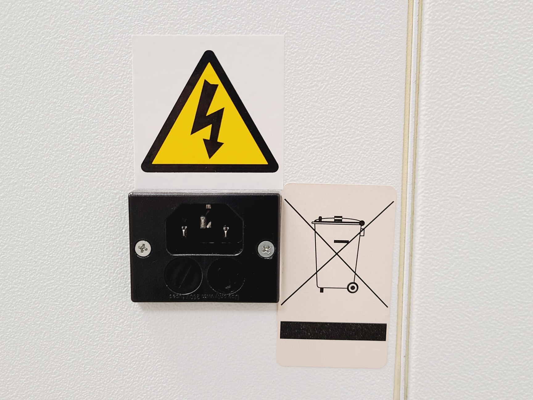 Image of Bigneat HLFP 1.5 Horizontal Laminar Flow Cabinet 150x76x116 cm Lab