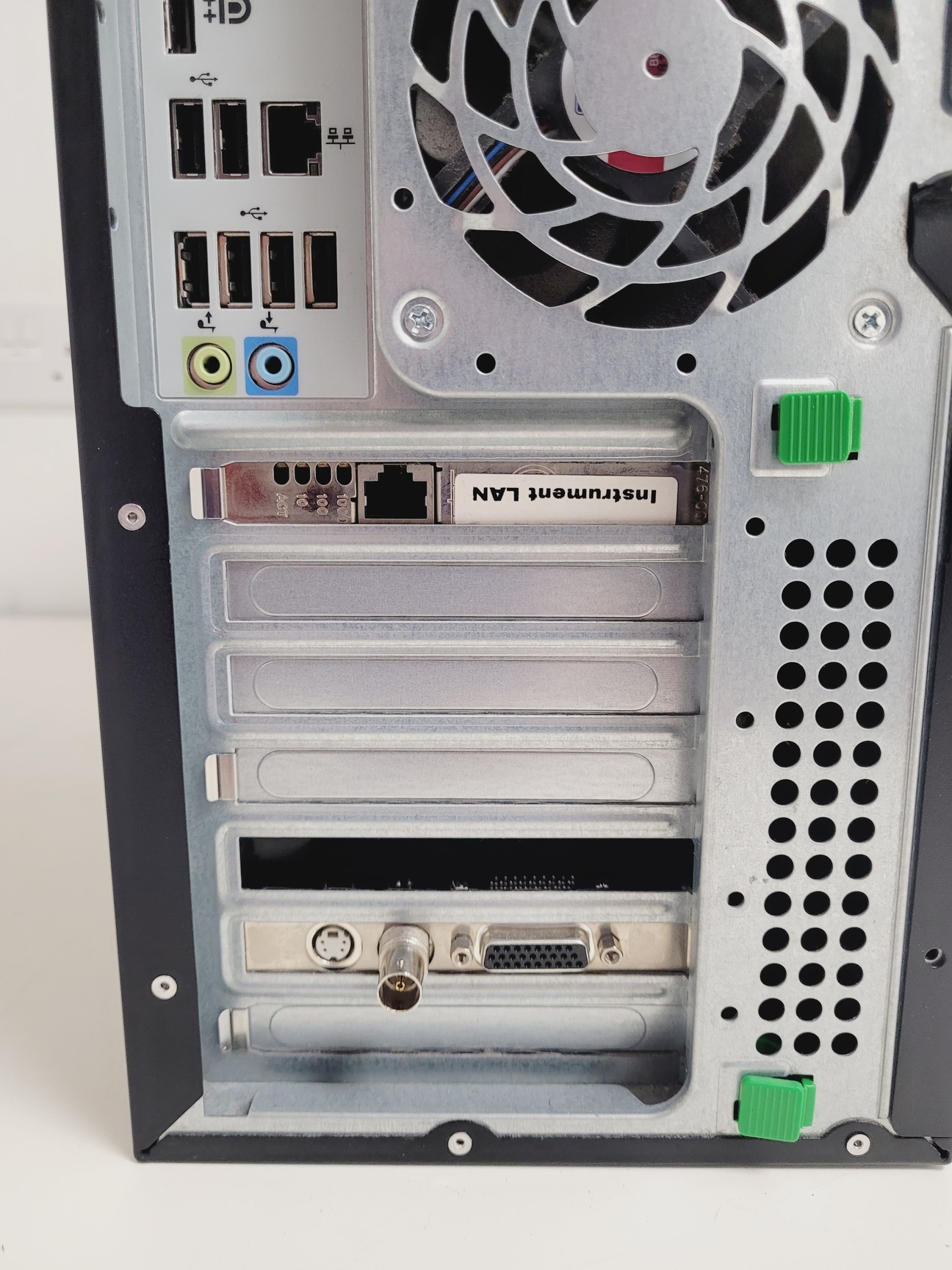 Image of Micromass Maldi Micro MX with Mass Lynx software