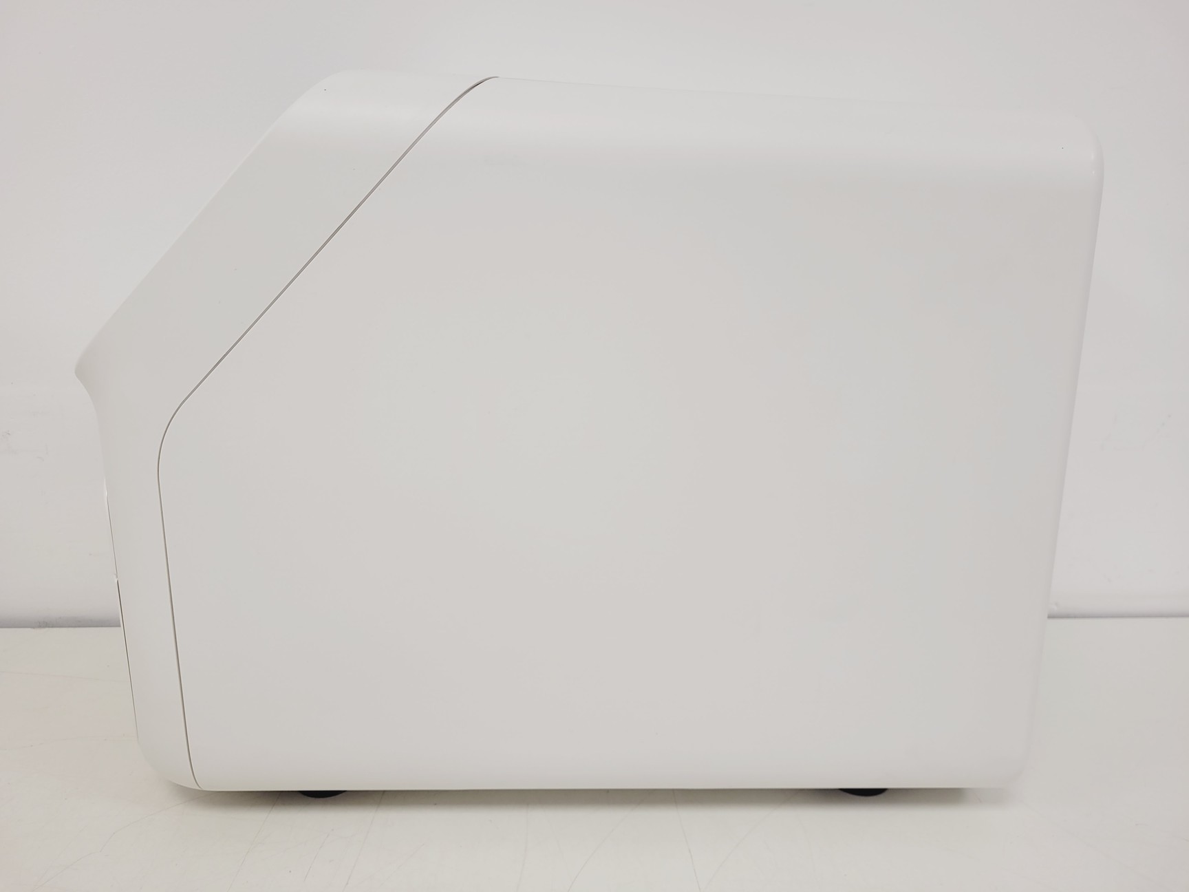 Image of Applied Biosystems QuantStudio 5 RT-PCR 96-Well 2023 0.1mL Block Lab